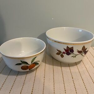 Royal Worcester Evesham Bowls